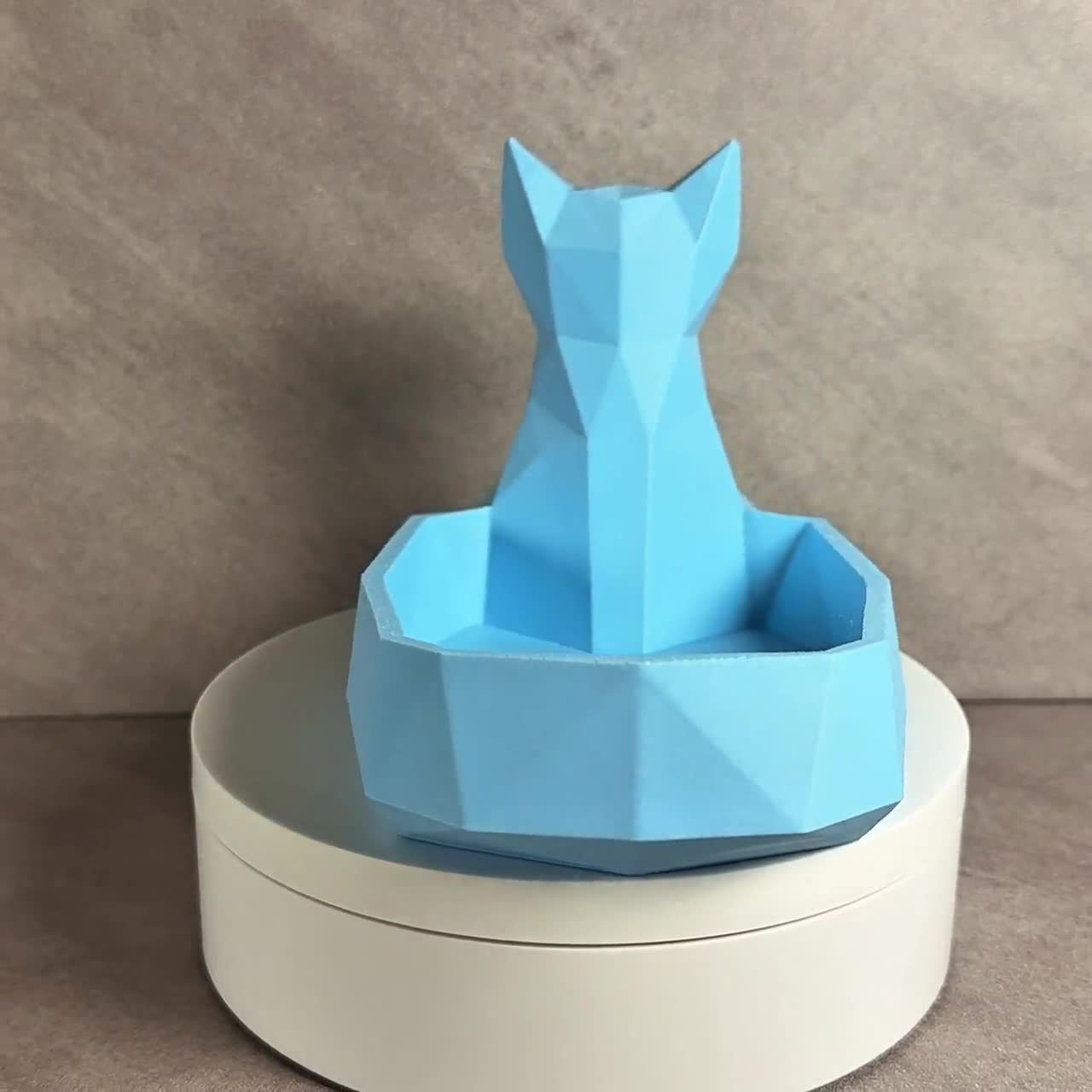 Geometric Low-Poly Cat Jewelry Dish, 3D Printed Trinket Tray, Modern Decor video cover