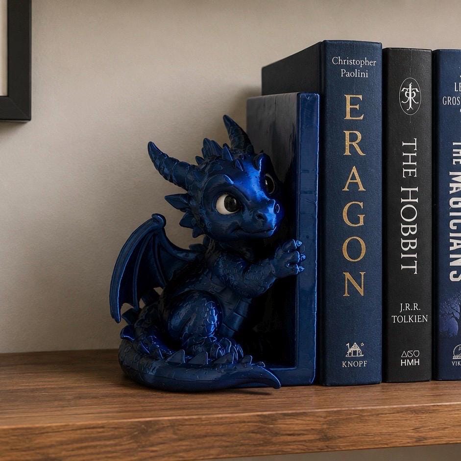 Dragon Bookend – Cute Navy Blue 3D Printed Fantasy Bookshelf Decor, Dragon Book Holder, Gothic Desk Shelf Organizer, Fantasy Gift